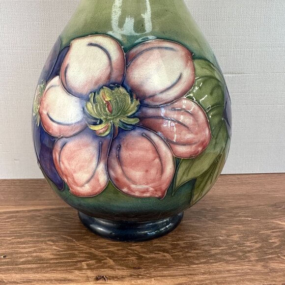 Vintage William Moorcroft Vase Clematis Made in England 9.75" Tall - Picture 4 of 12